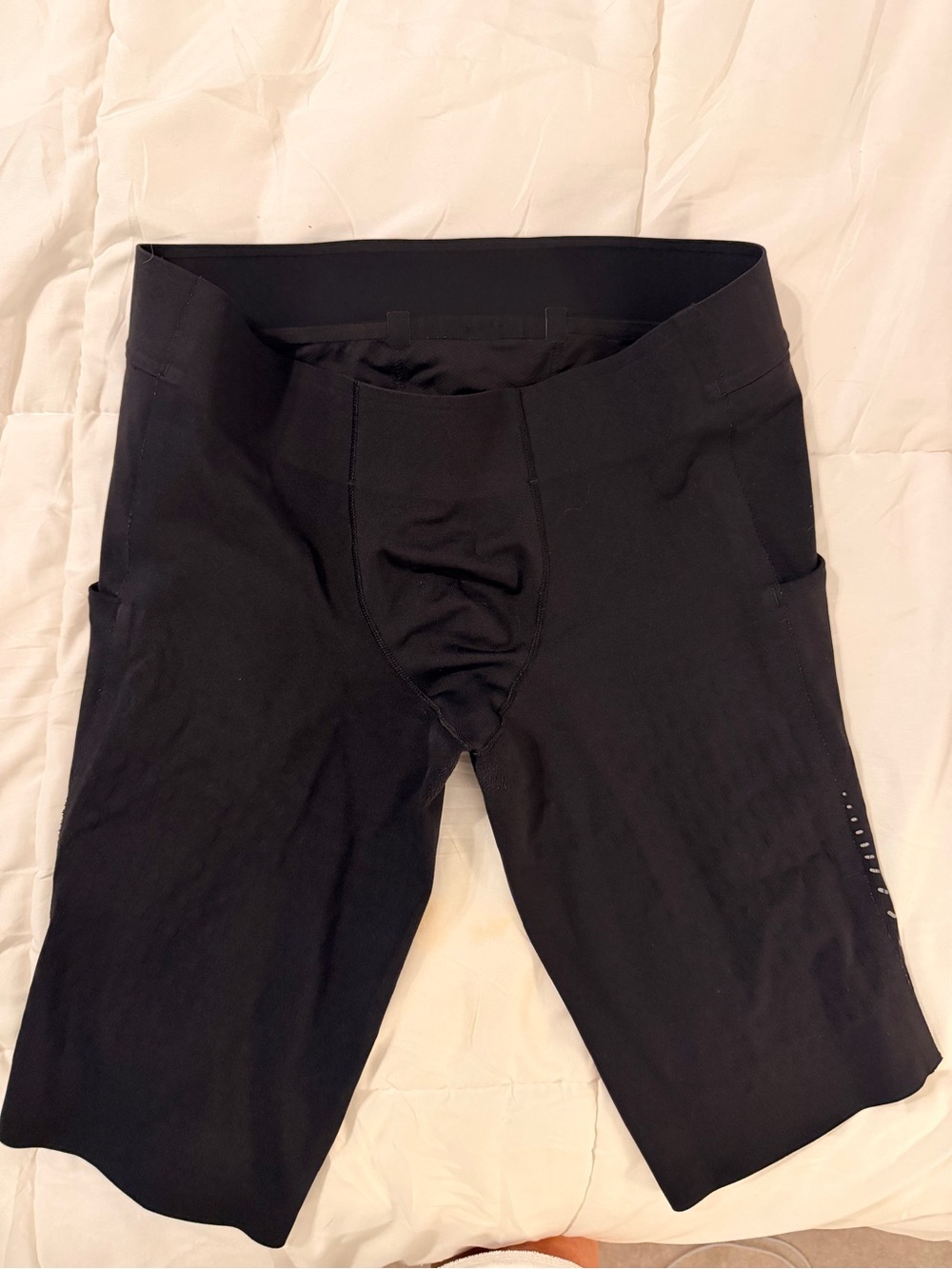 lululemon athletica Men's Black Athletic running Shorts with Side Pockets
